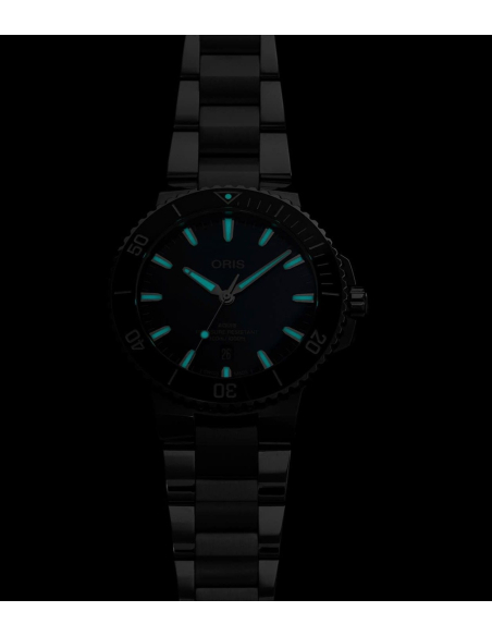 Oris Aquis Date 01 733 7789 4135-07 8 23 04PEB Watch