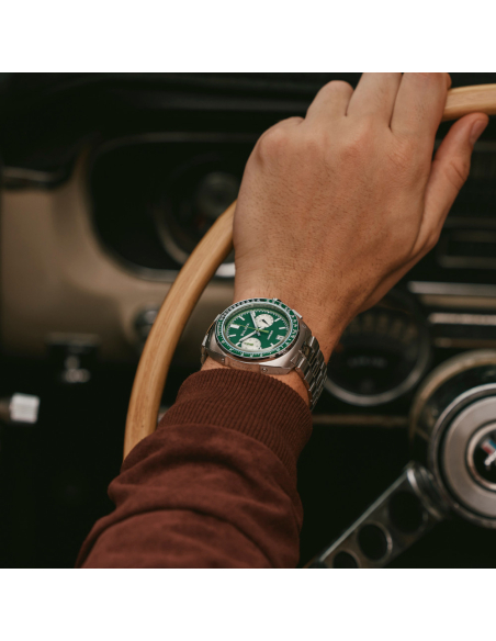Bulova Racer Chronograph 98B468 Watch