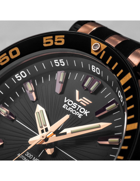 Vostok-Europe NH35/575E282 Energia Rocket Klocka - 4