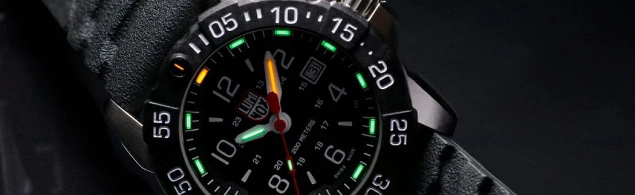 Tritiu vs. Super-LumiNova: De ce forțele de elită aleg tuburile cu gaz Luminox